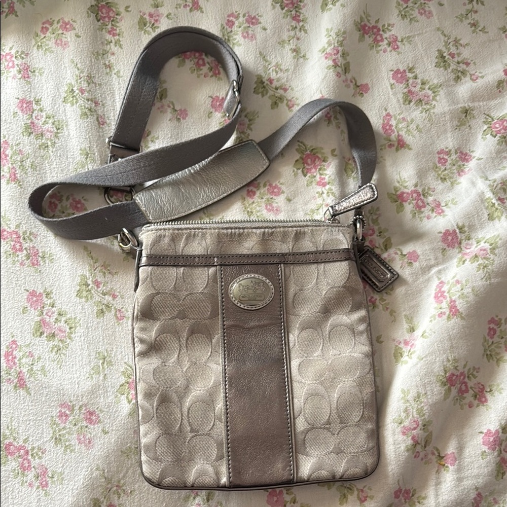 Coach Signature C Swingpack Crossbody Bag - Silver